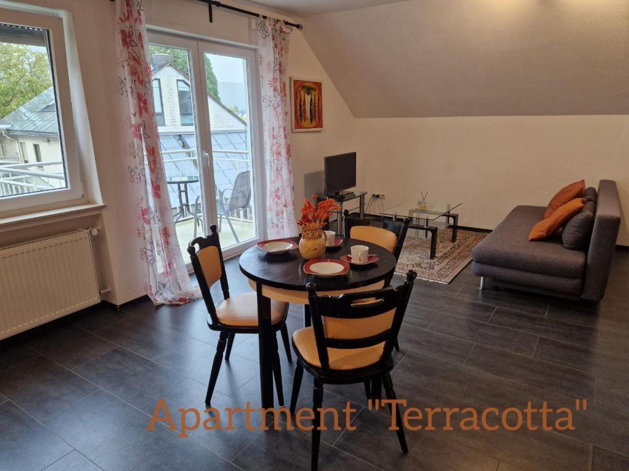 Weingut Im Moselkrampen Apartment Еленц-Полтерсдорф Екстериор снимка
